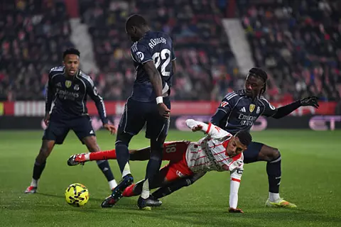 لعنة خارج الأرض.. ريال مدريد يفقد صدارة الدوري الإسباني في ملعب جيرونا